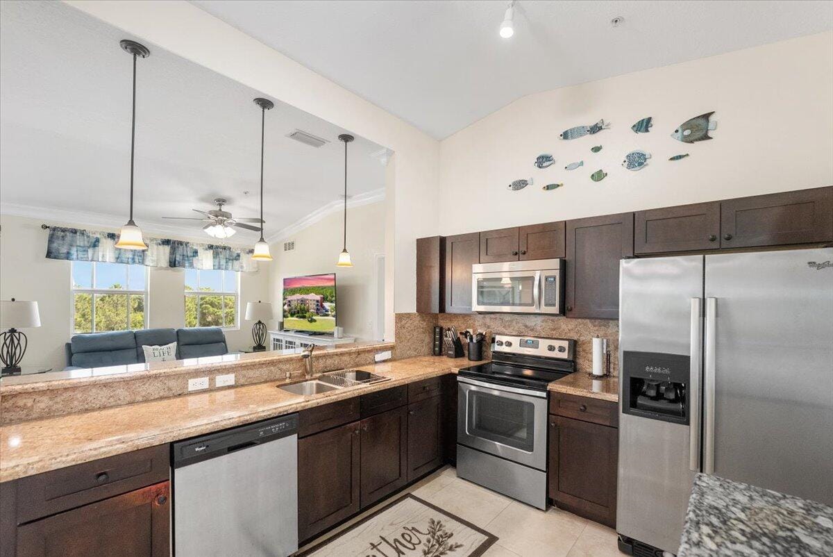 4190 Gator Greens Way Ph-2 — photo 8