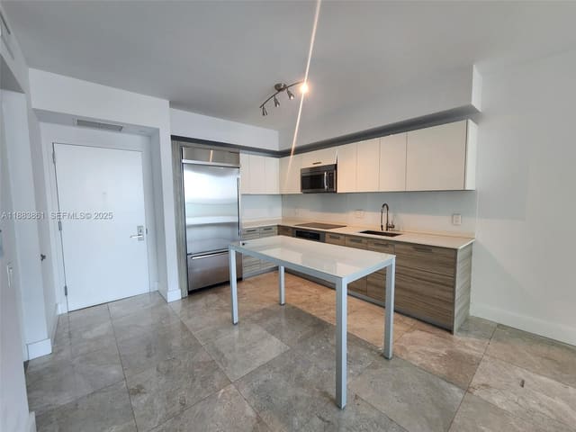1300 Brickell Bay Drive 2007, Miami, FL 33131