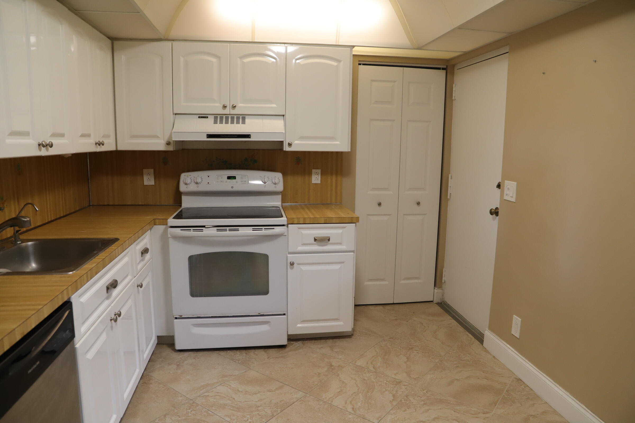 6400 NW 2nd Avenue 423, Boca Raton, FL 33487, Boca Raton