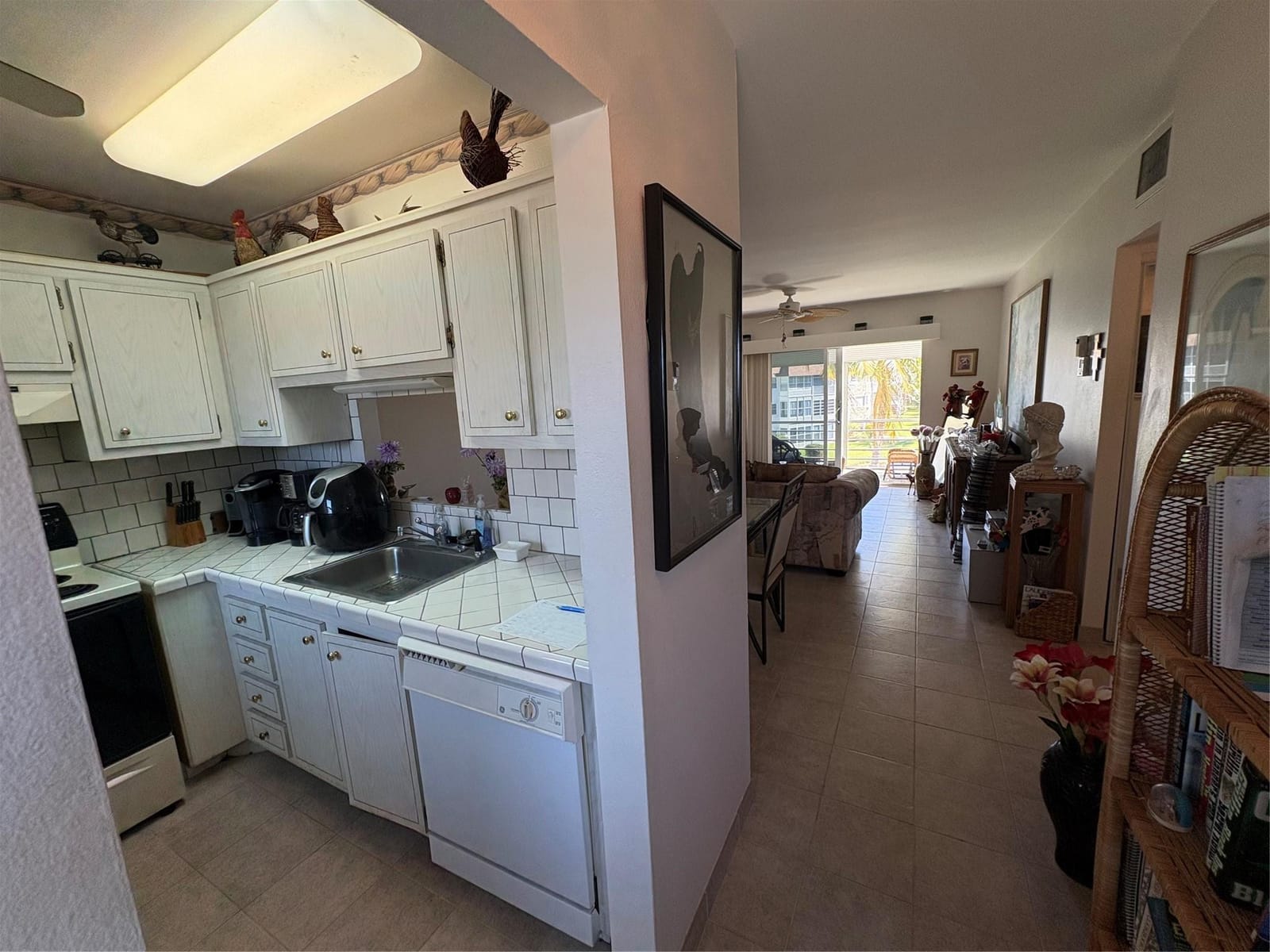 3506 NW 49th Avenue 604 — photo 3