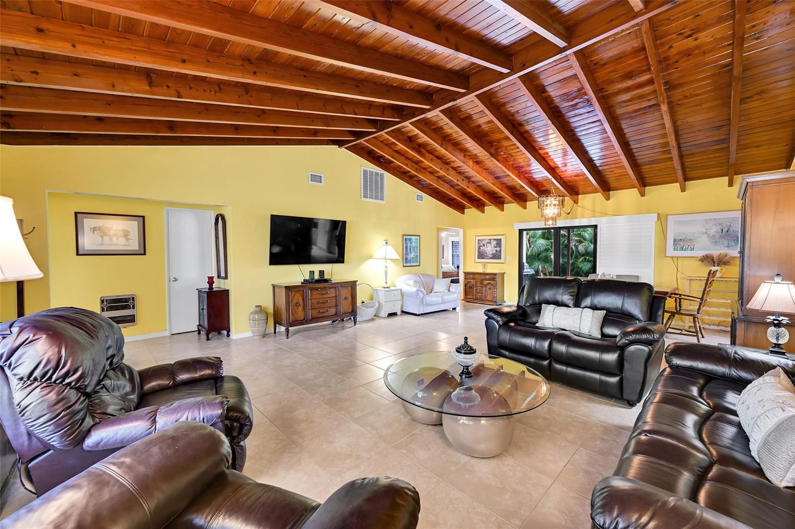 900 SE 13th Court — photo 5