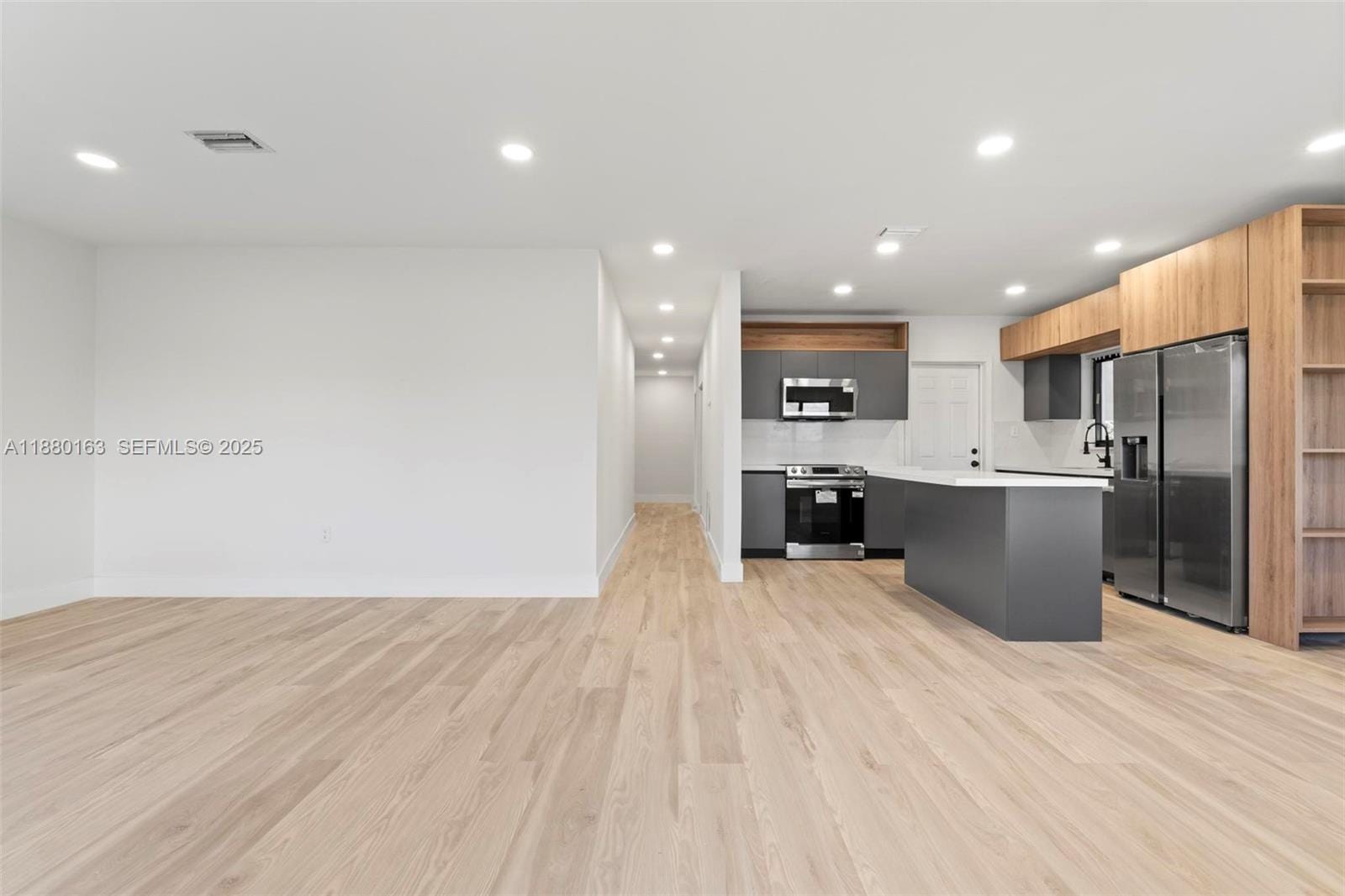 5204 SW 19th Street — photo 2