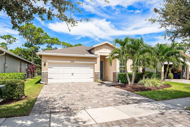 5721 SE Kawana Trail, sold in Seabranch, Hobe Sound, FL