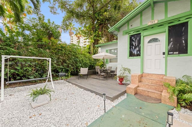 769 NW 10th, Miami, FL 33136