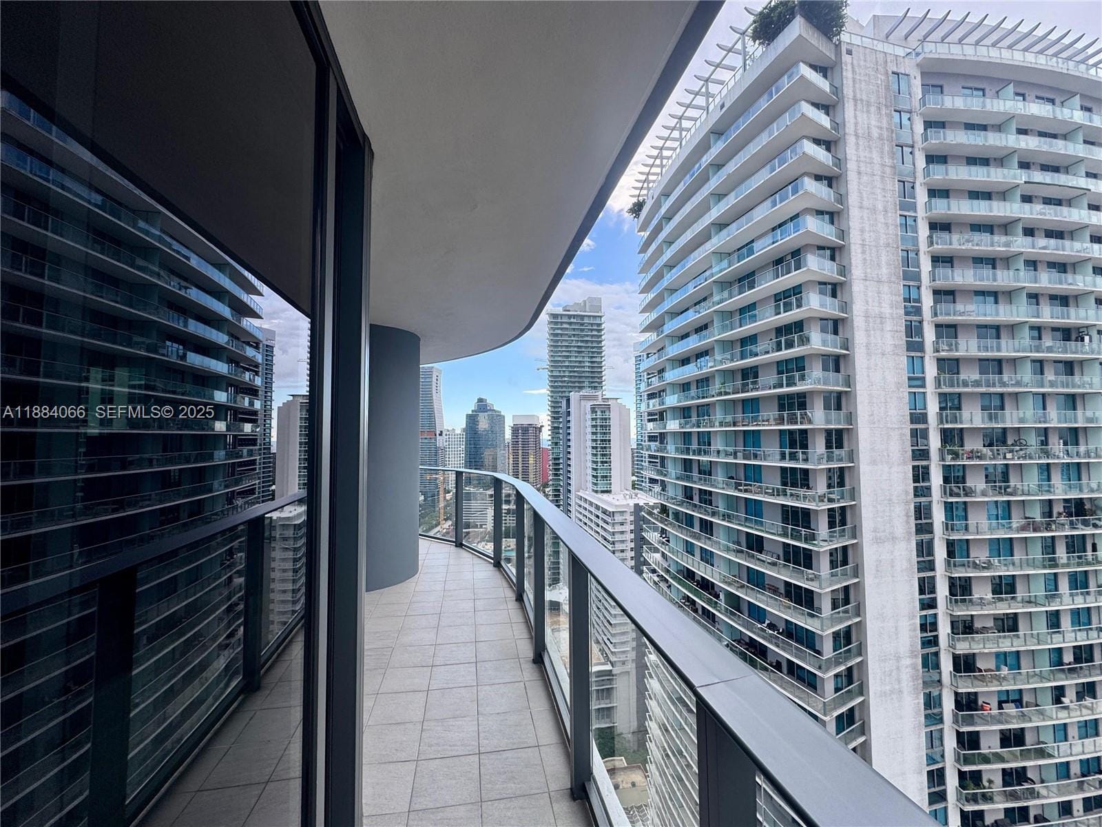 1000 Brickell Plaza 3302 — photo 4