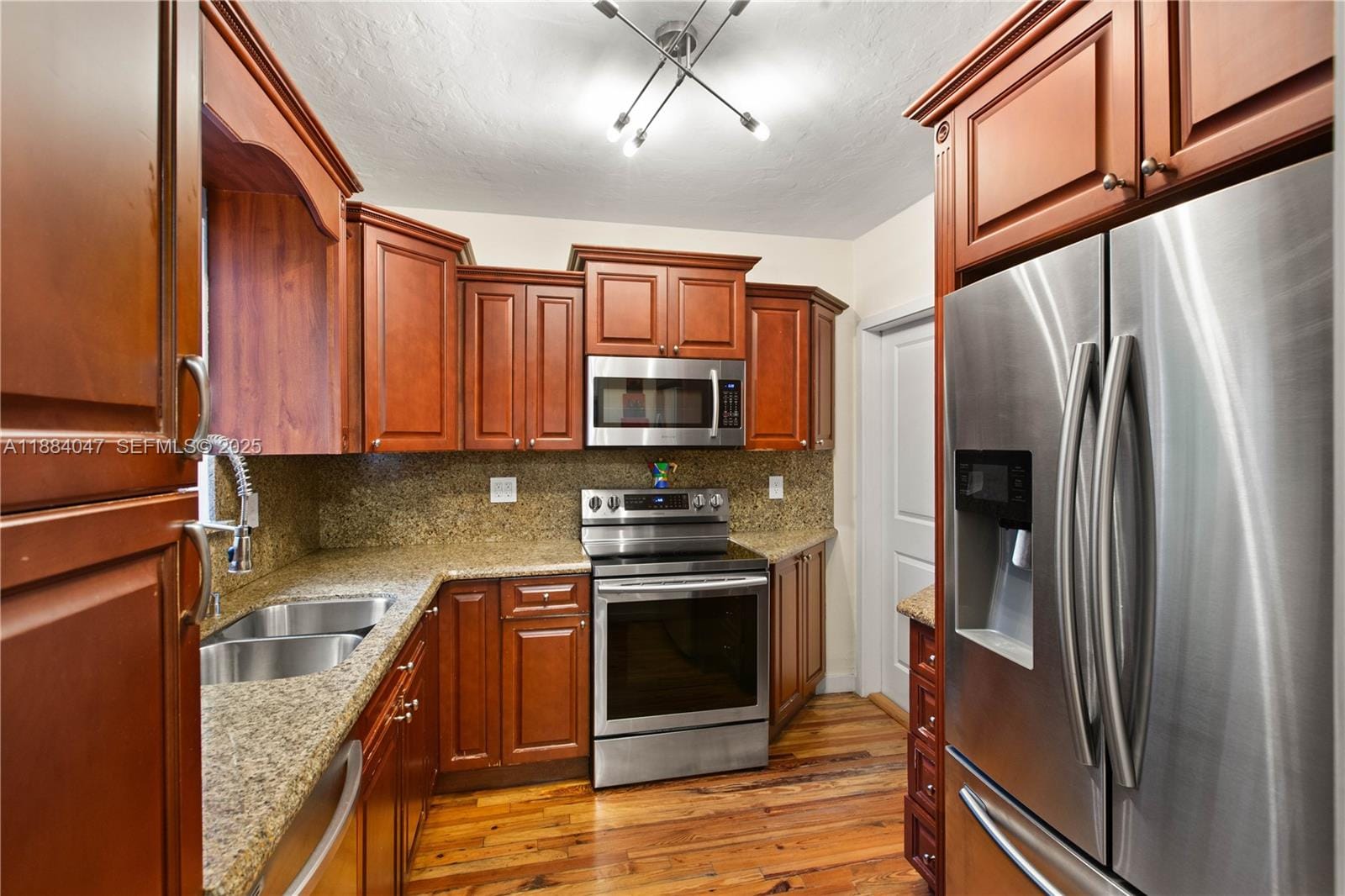 412 Zamora Avenue, Coral Gables, FL 33134 photo 10