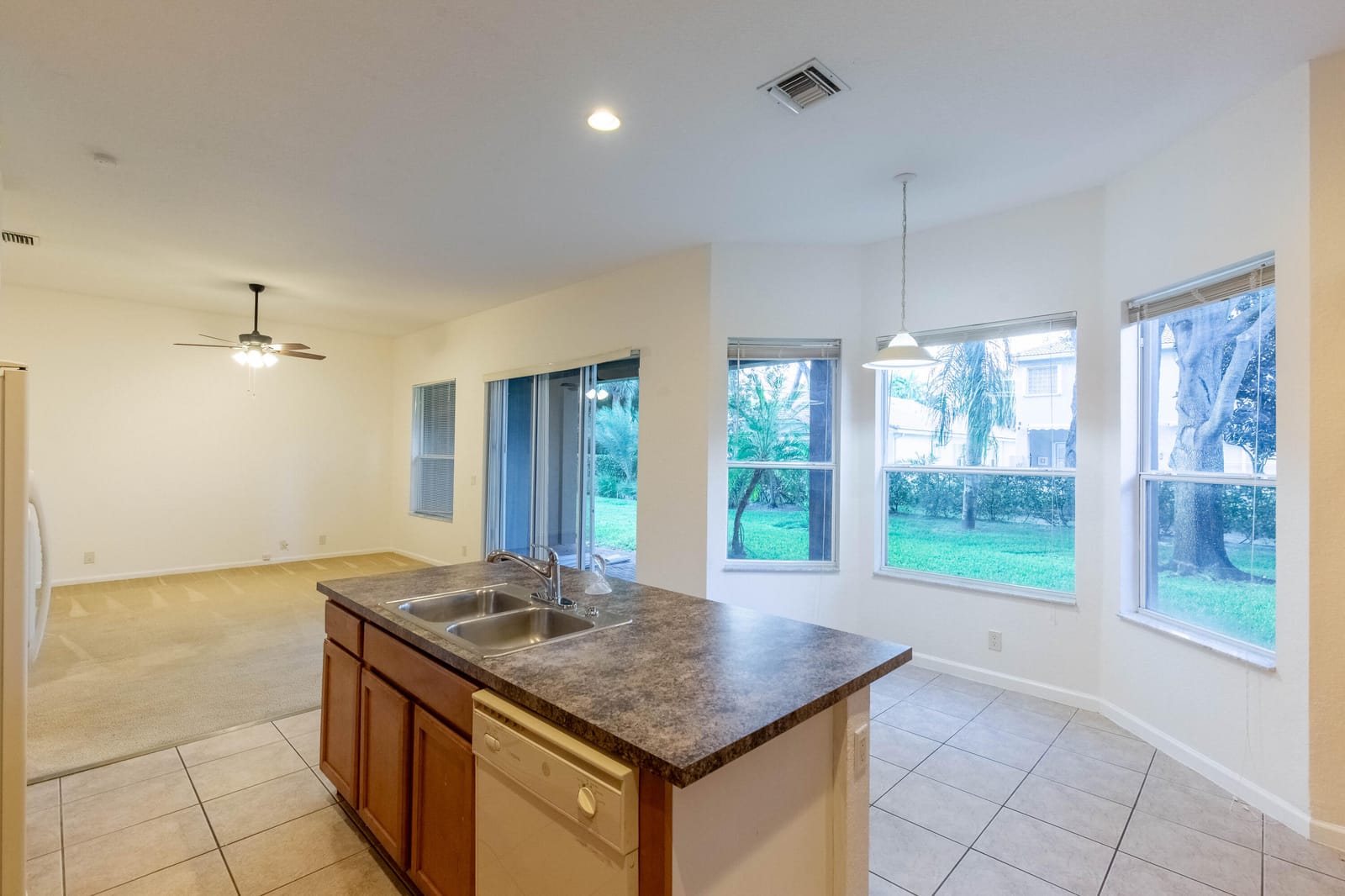 1067 Grove Park Circle, Boynton Beach, FL 33436 photo 12