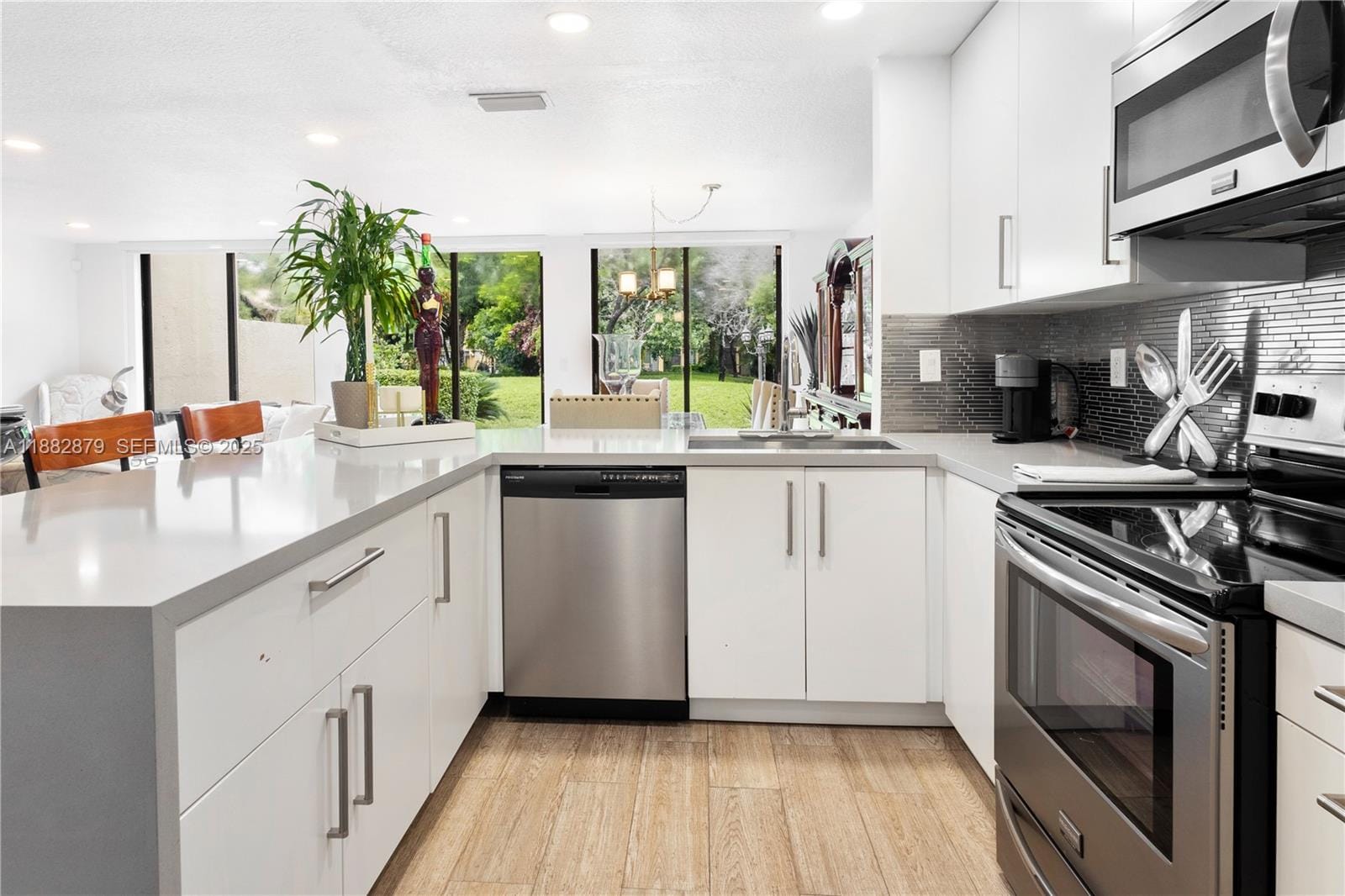 9868 Costa Del Sol Boulevard F-93 — photo 11
