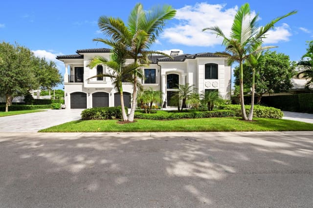 70 N Compass Drive, sold in Bay Colony, Fort Lauderdale, FL