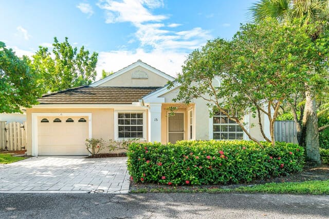 16 Commodore Place, sold in Bristol Club At Pga Natl, Palm Beach Gardens, FL