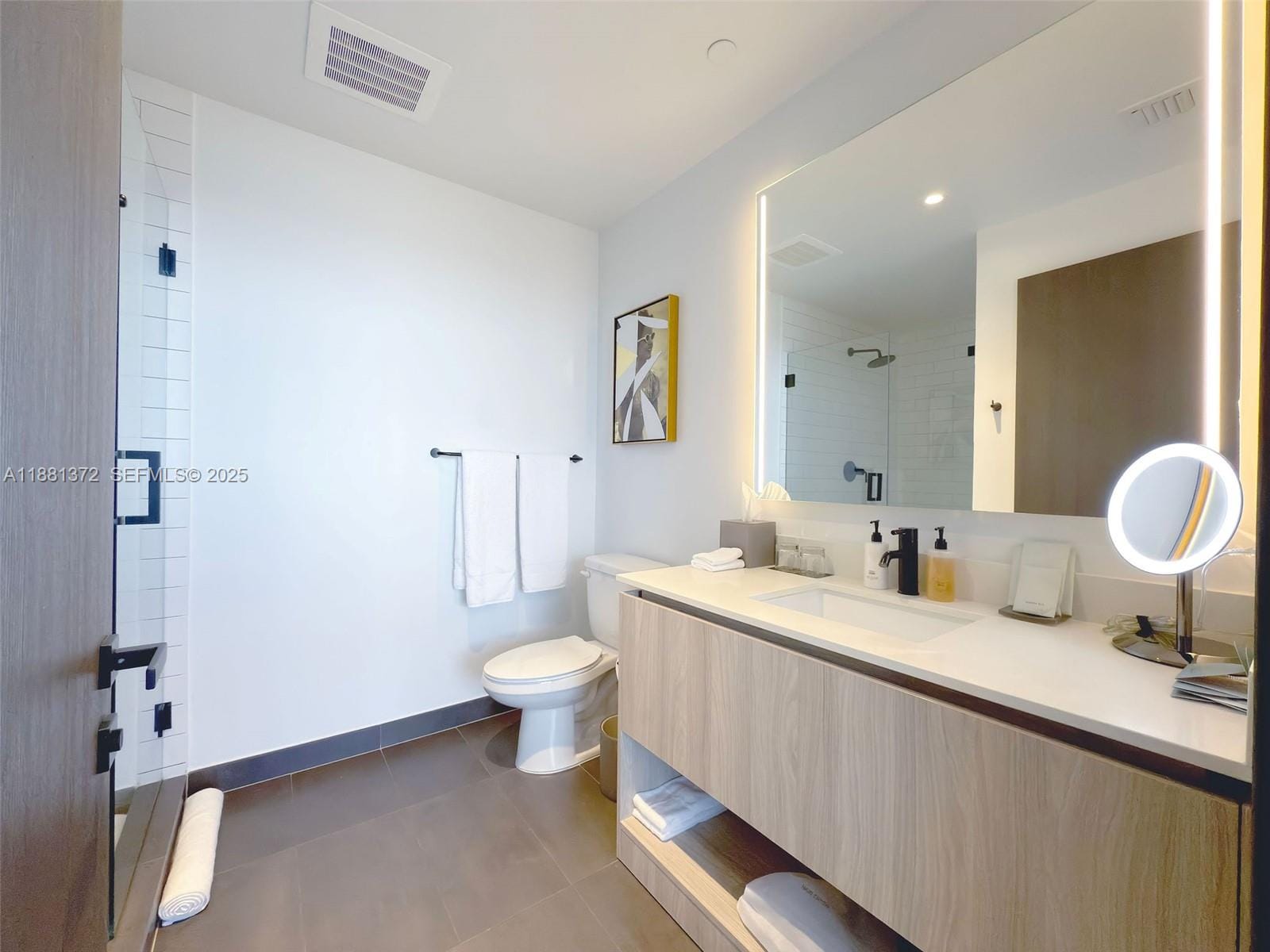 398 NE 5th Street 3810, Miami, FL 33132 photo 11
