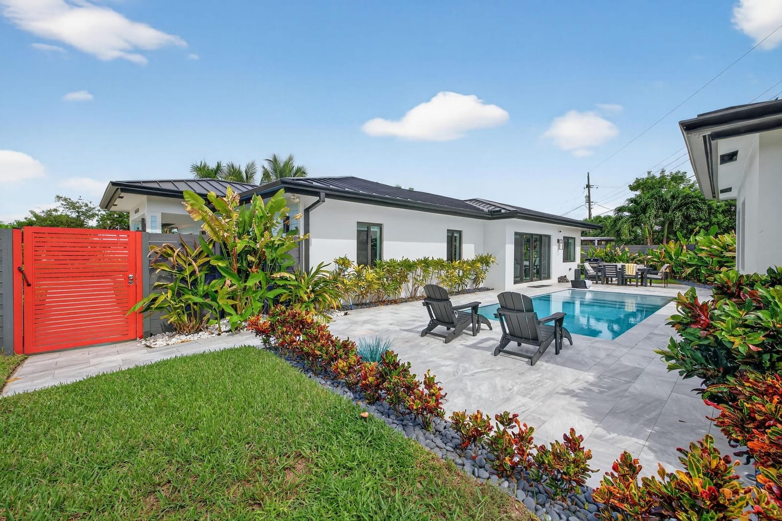 4550 NE 3rd Avenue, Oakland Park, FL 33334 photo 2