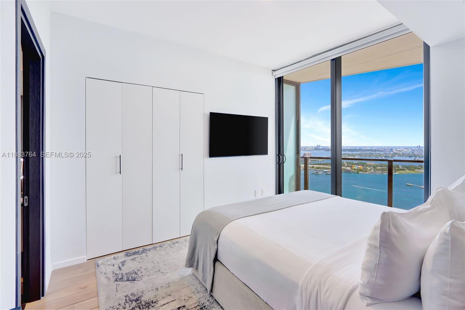 398 NE 5th Street 2410, Miami, FL 33132 photo 8