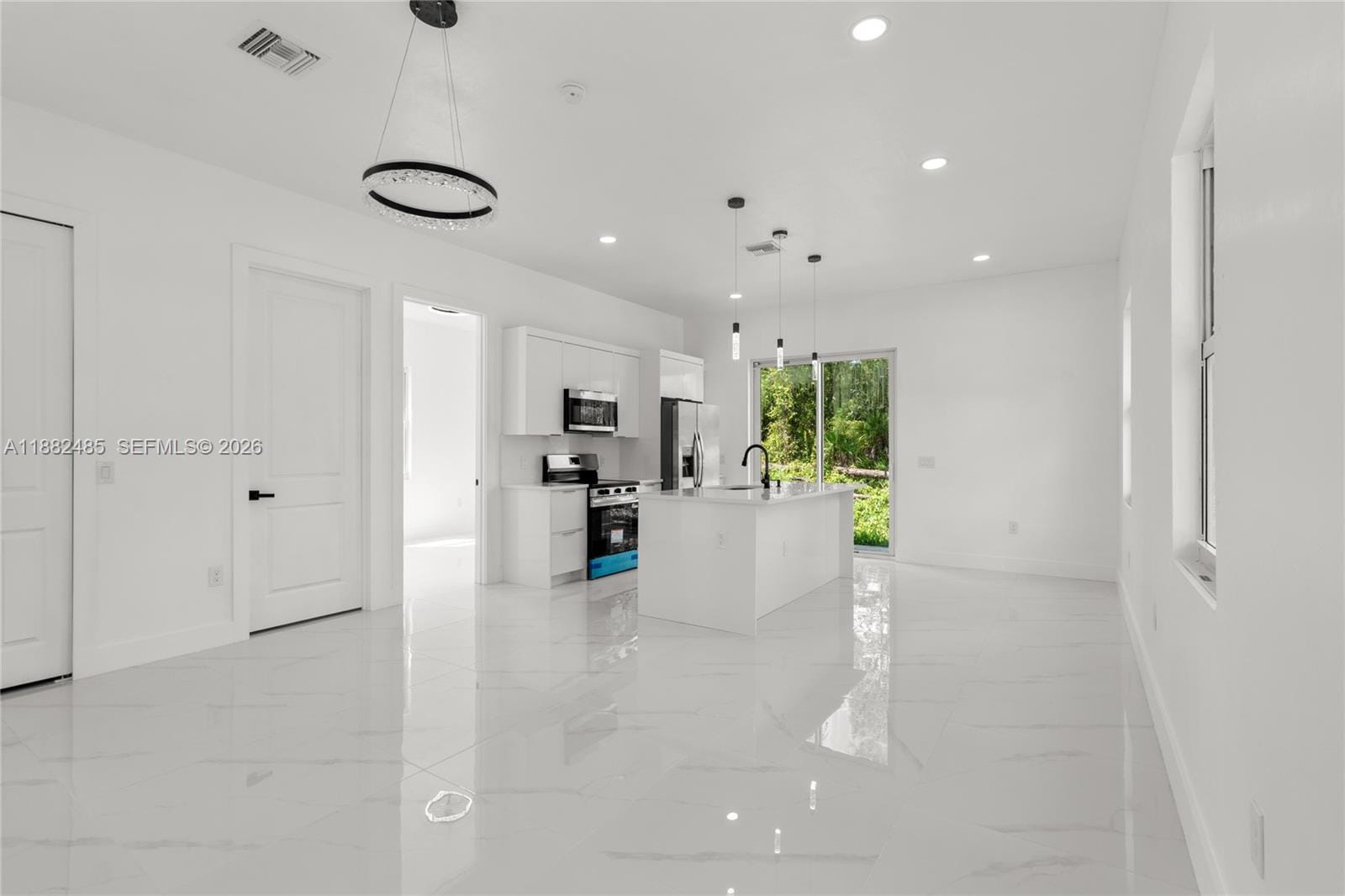 936 Anthony E — photo 3