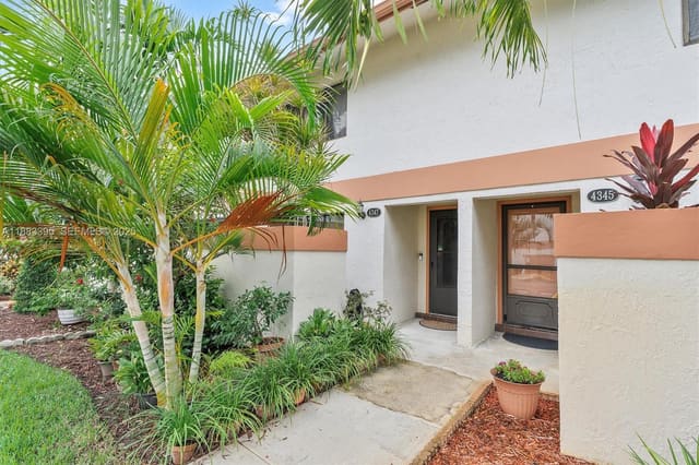 4347 SW 70th Terrace, sold in Glen Eden At Davie, Davie, FL