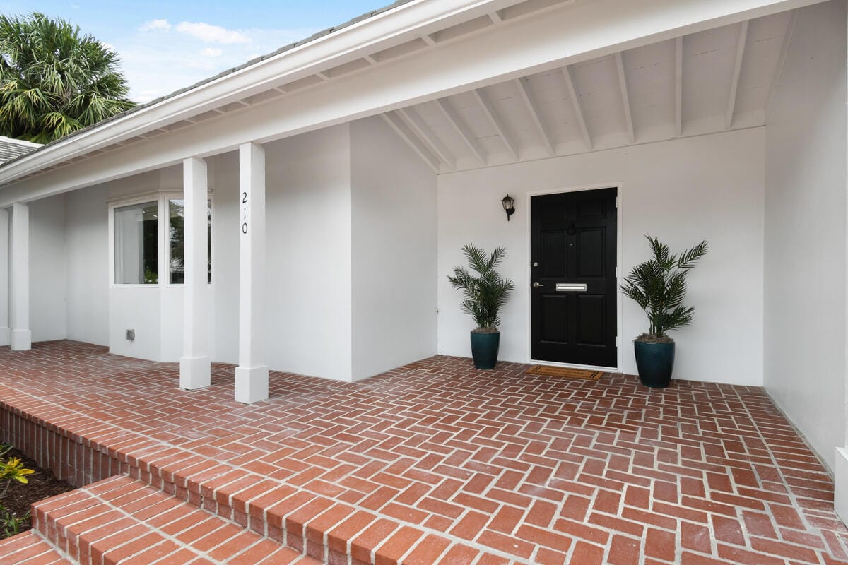 210 Miramar Way, West Palm Beach, FL 33405 photo 2