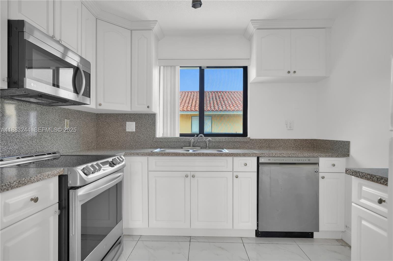 2740 W 61st Street 204, Hialeah, FL 33016 photo 1