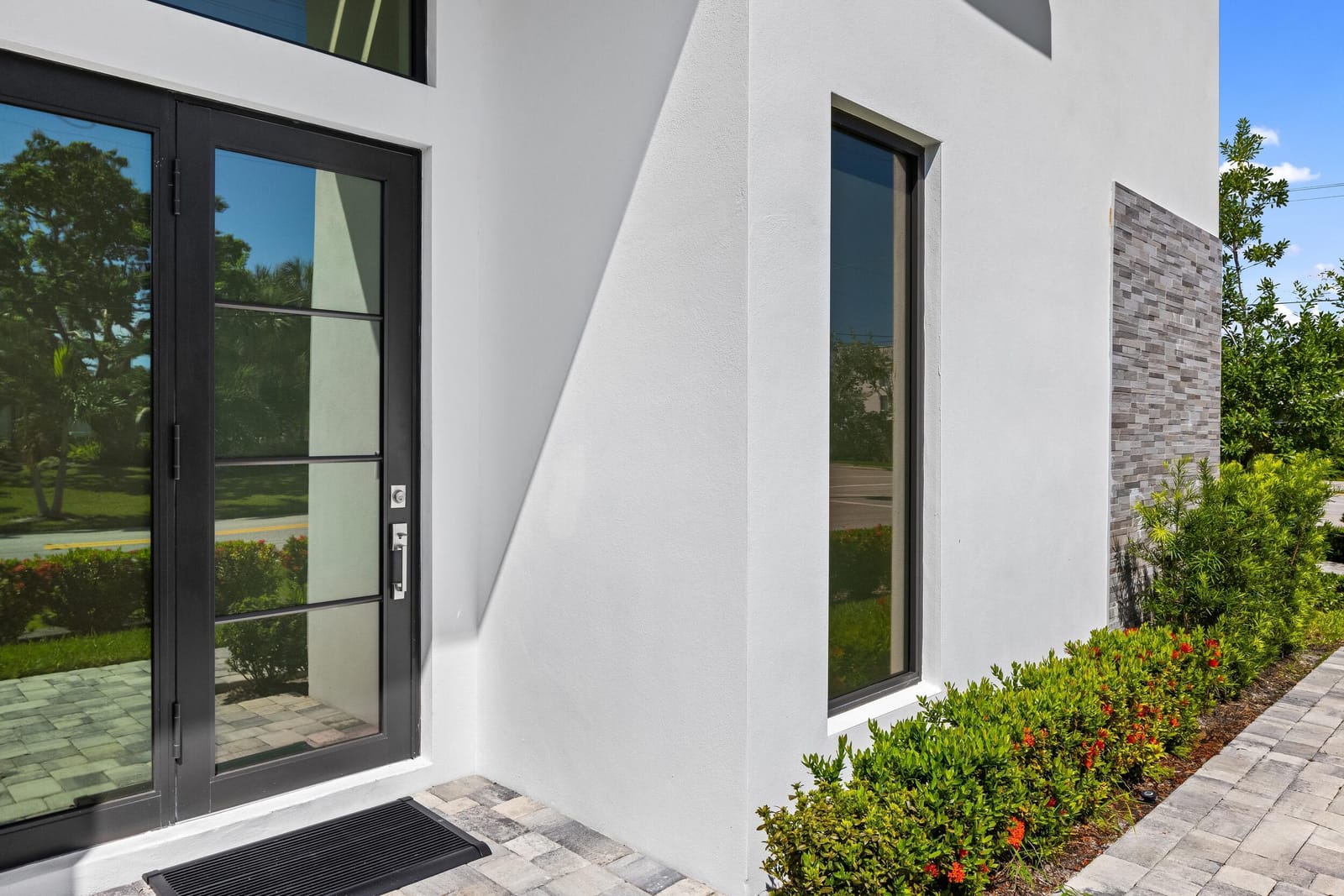 698 Jeffery Street, Boca Raton, FL 33487 photo 3