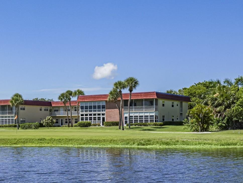 111 Spring Lake Court 106, Vero Beach, FL 32962 photo 1