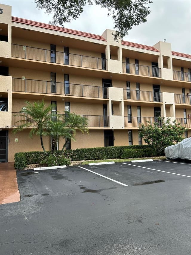 6011 Coral Lake Drive 111, sold in Coral Gate, Margate, FL