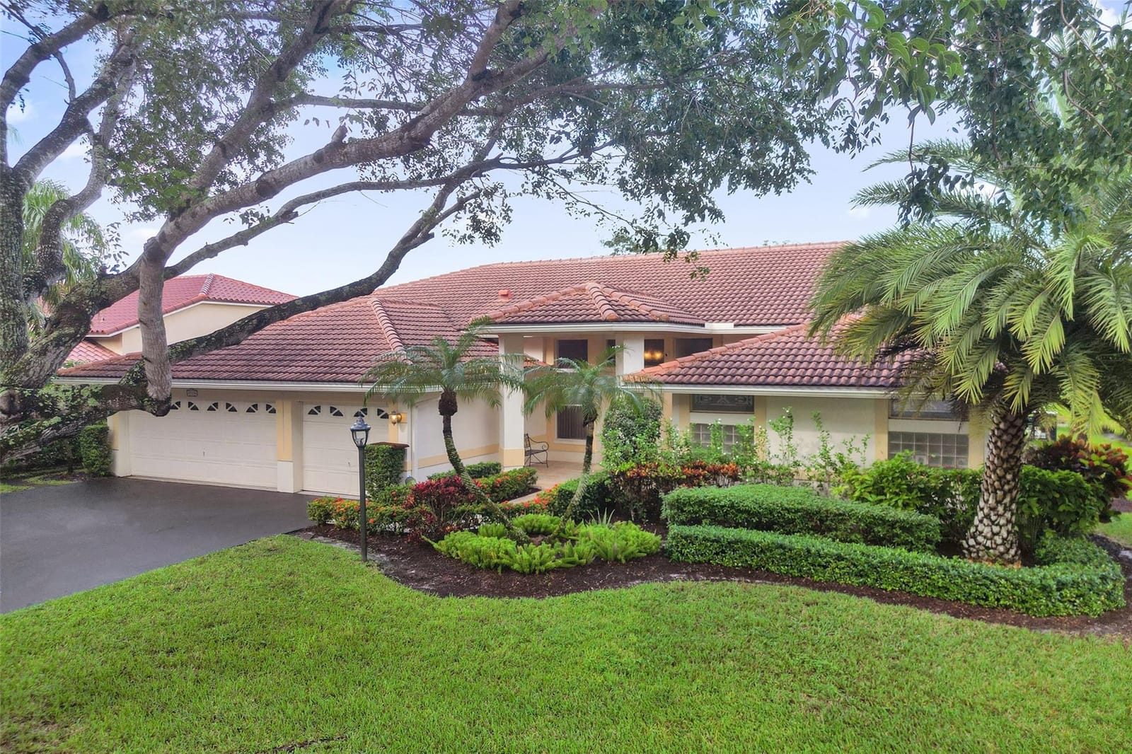5724 NW 100th Way, Coral Springs, FL 33076