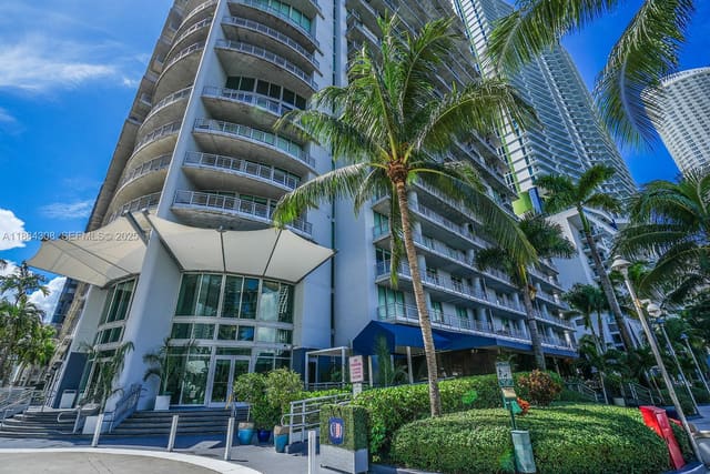 690 SW 1st Court 2032, Miami, FL 33130