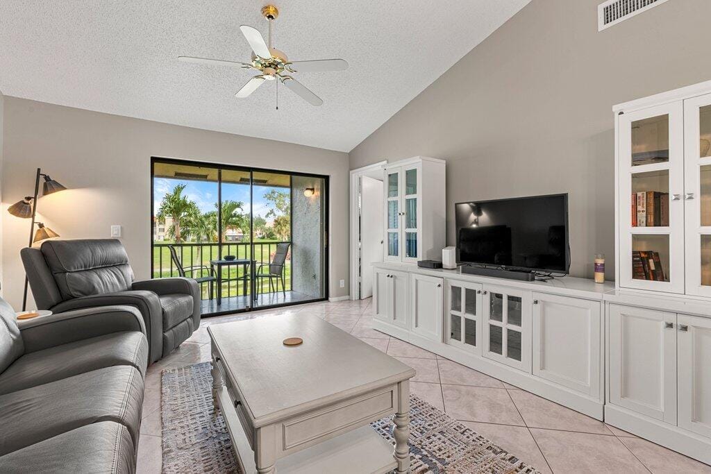 4654 Lucerne Lakes Boulevard 206, Lake Worth, FL 33467 photo 5