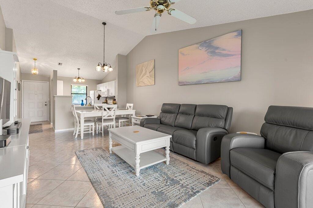 4654 Lucerne Lakes Boulevard 206, Lake Worth, FL 33467 photo 6