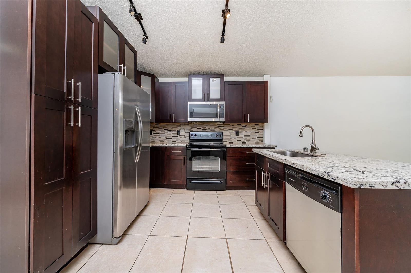 205 SW 159th Way — photo 5