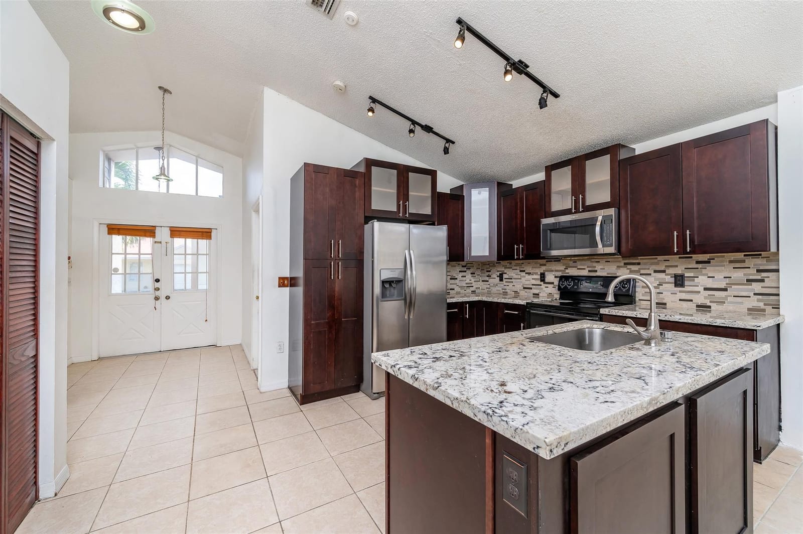 205 SW 159th Way — photo 6