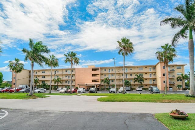 2615 NE 1st Court 301, Boynton Beach, FL 33435
