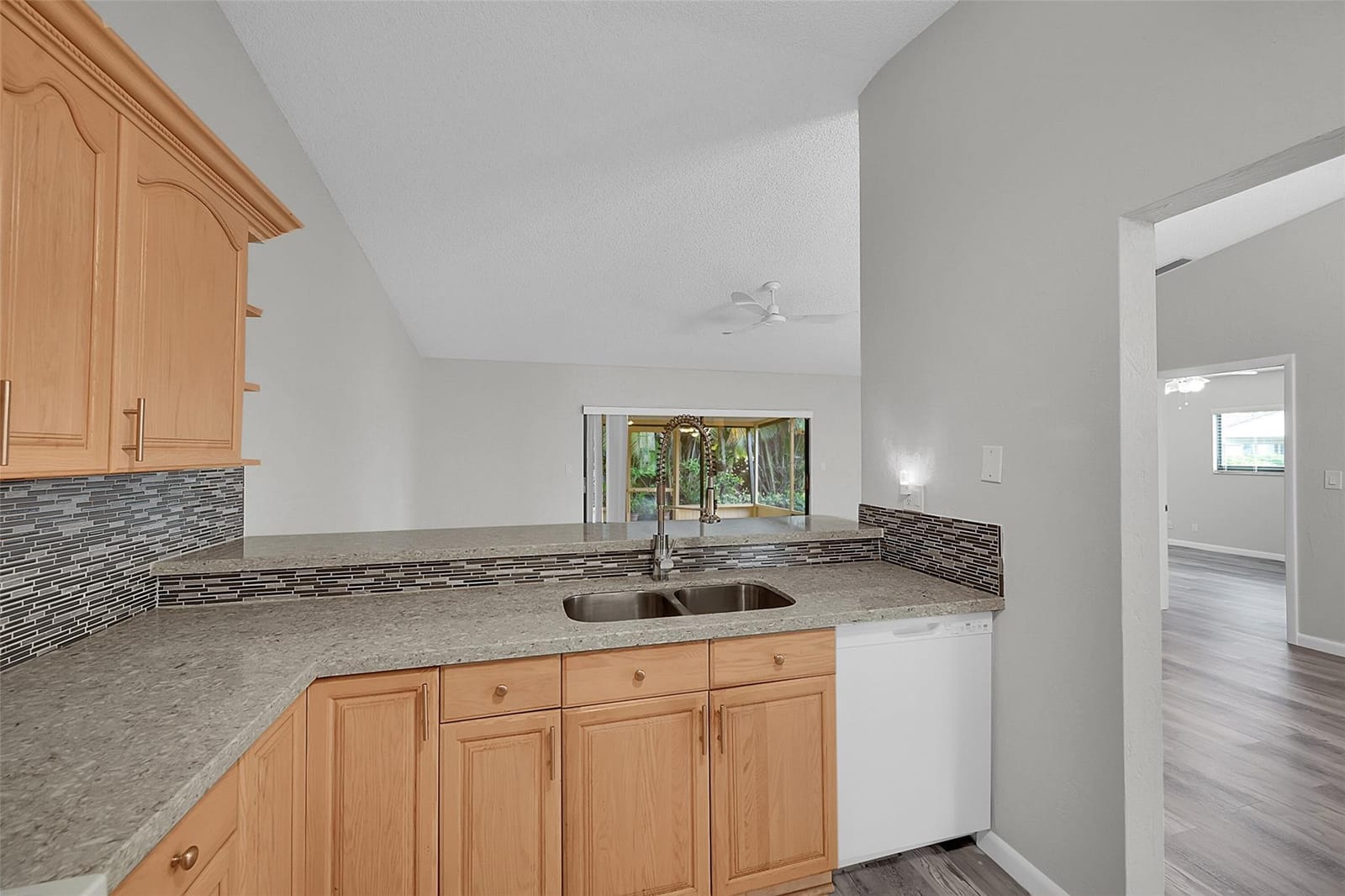 8 Camden Lane, Boynton Beach, FL 33426 photo 11