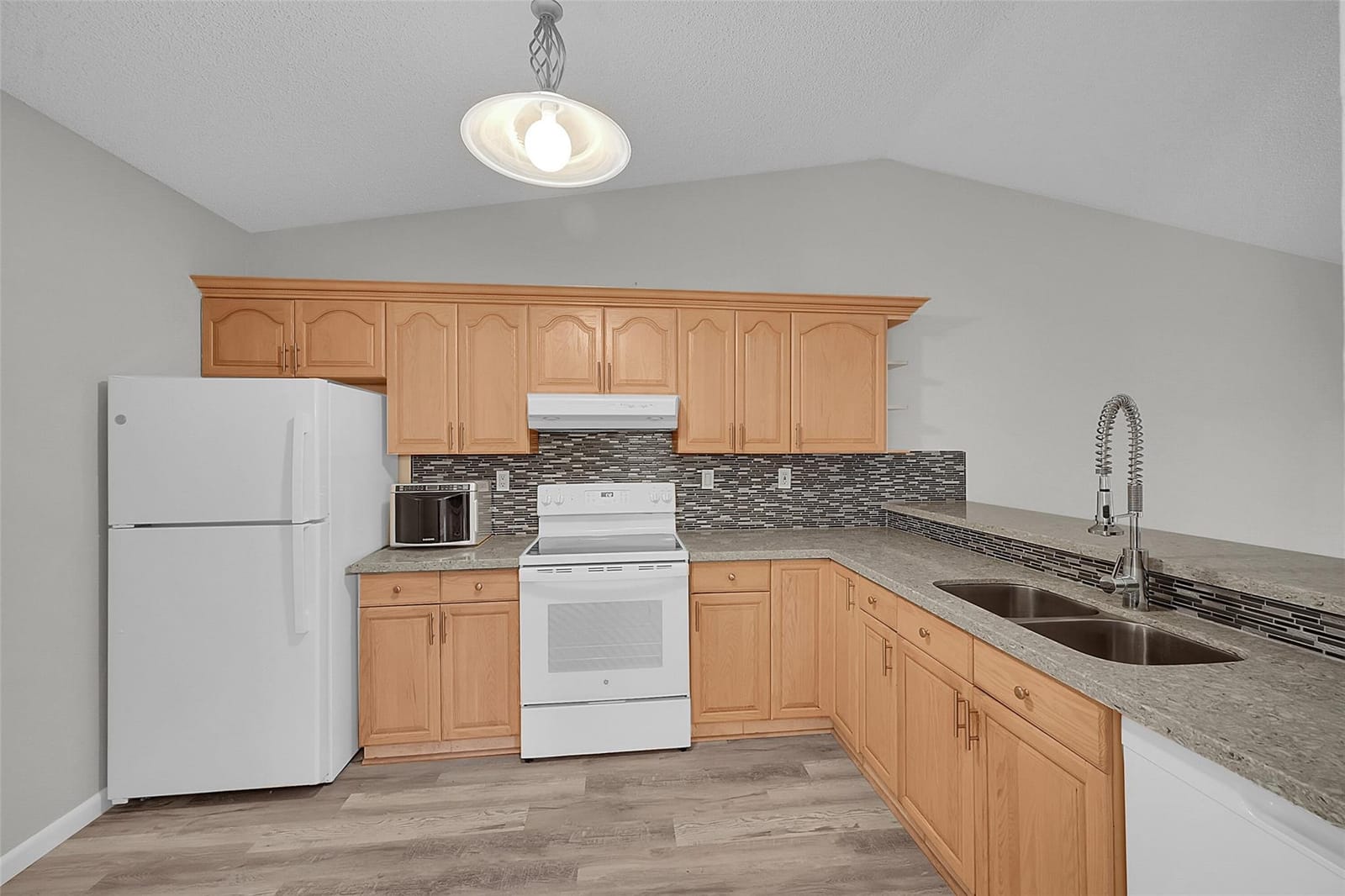8 Camden Lane, Boynton Beach, FL 33426 photo 9