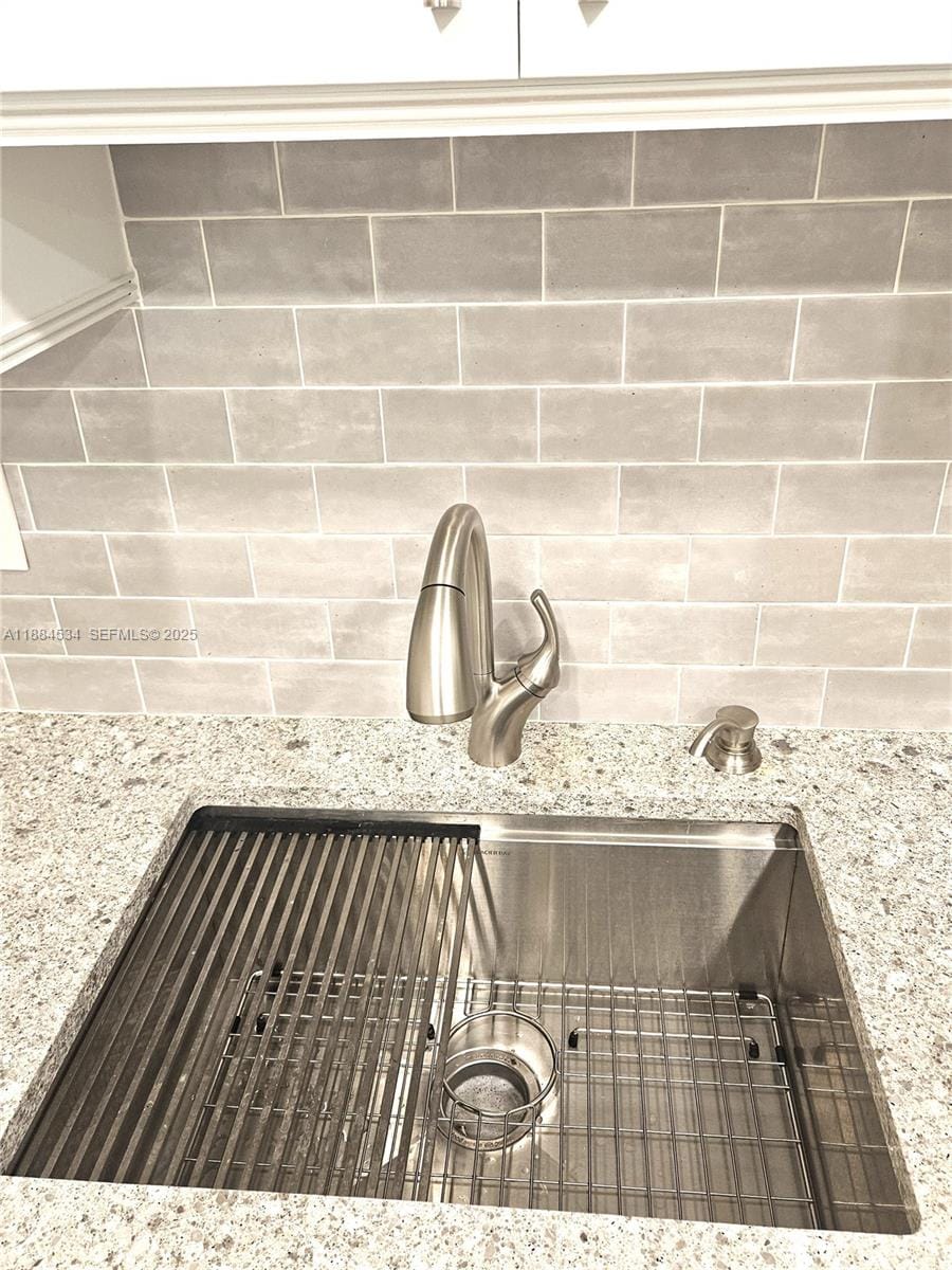 15389 S Dixie Highway 42 — photo 8
