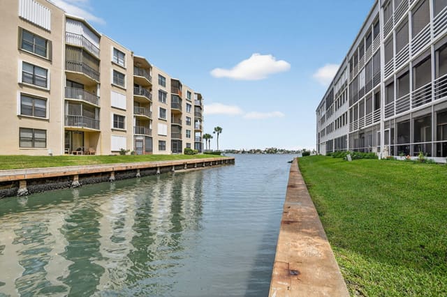 200 Waterway Drive S 108, sold in Waterway Club, Lantana, FL