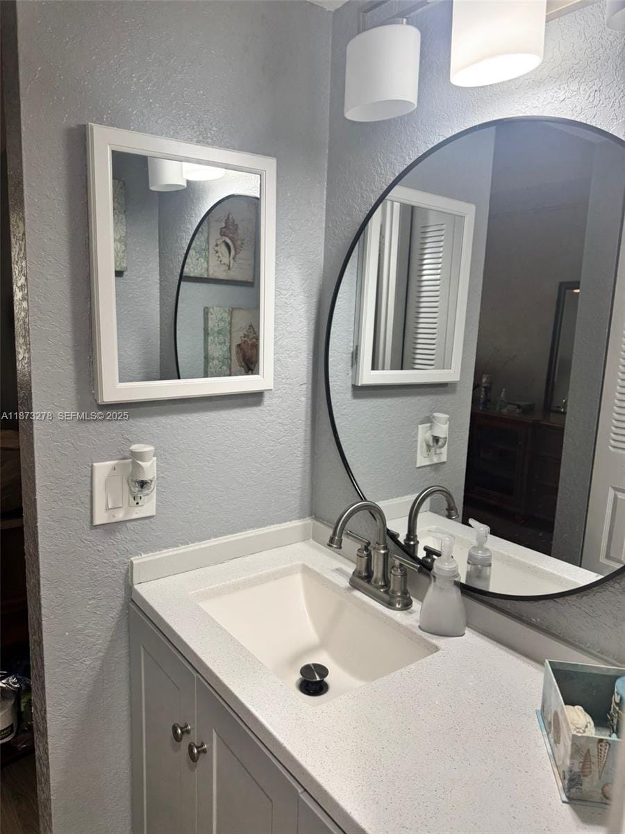 10332 Sunrise Lakes Boulevard 106, Sunrise, FL 33322 photo 17