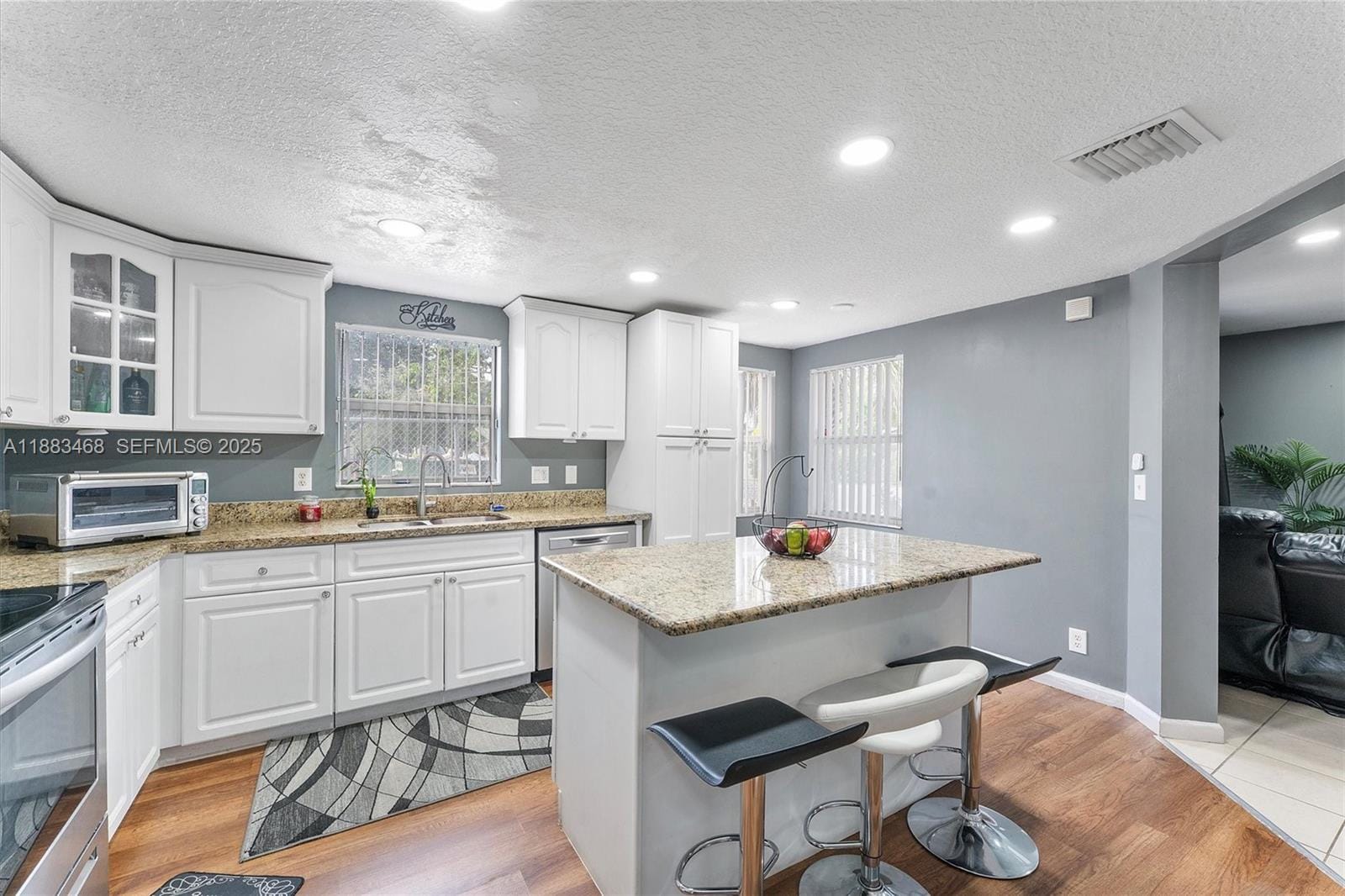 649 Latona Avenue — photo 11