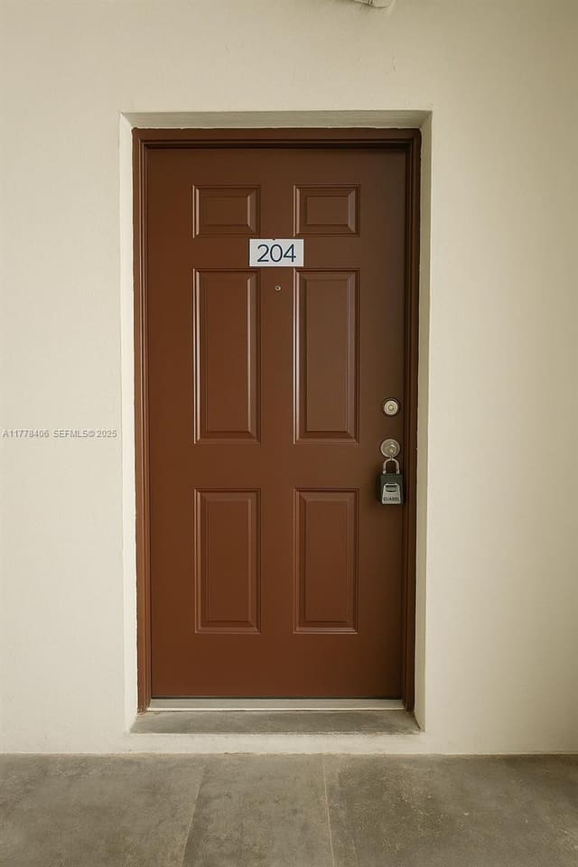 15221 NE 6th Avenue A204, sold in Ola Condo, Miami, FL