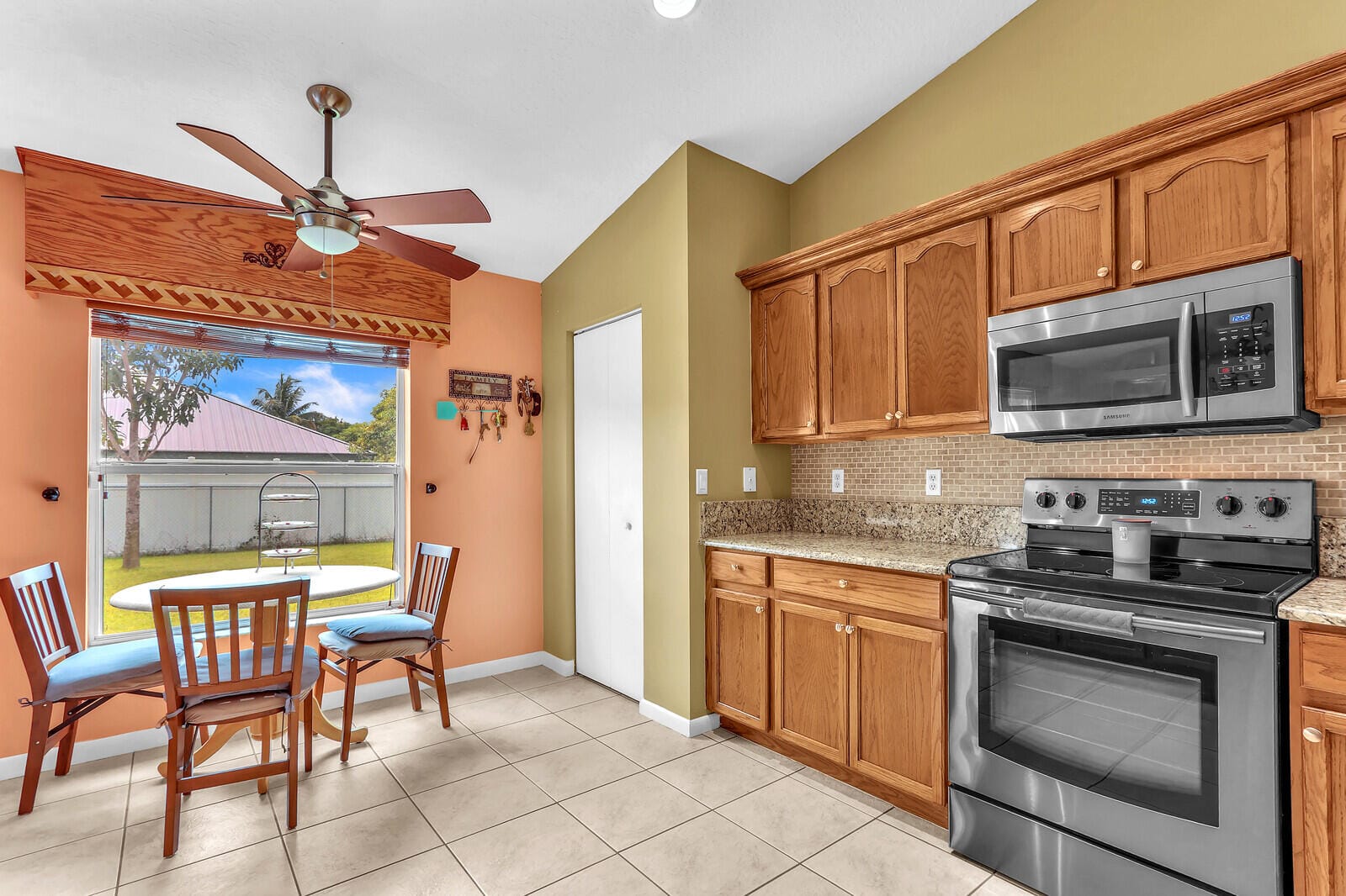 1298 SW Patricia Avenue — photo 11