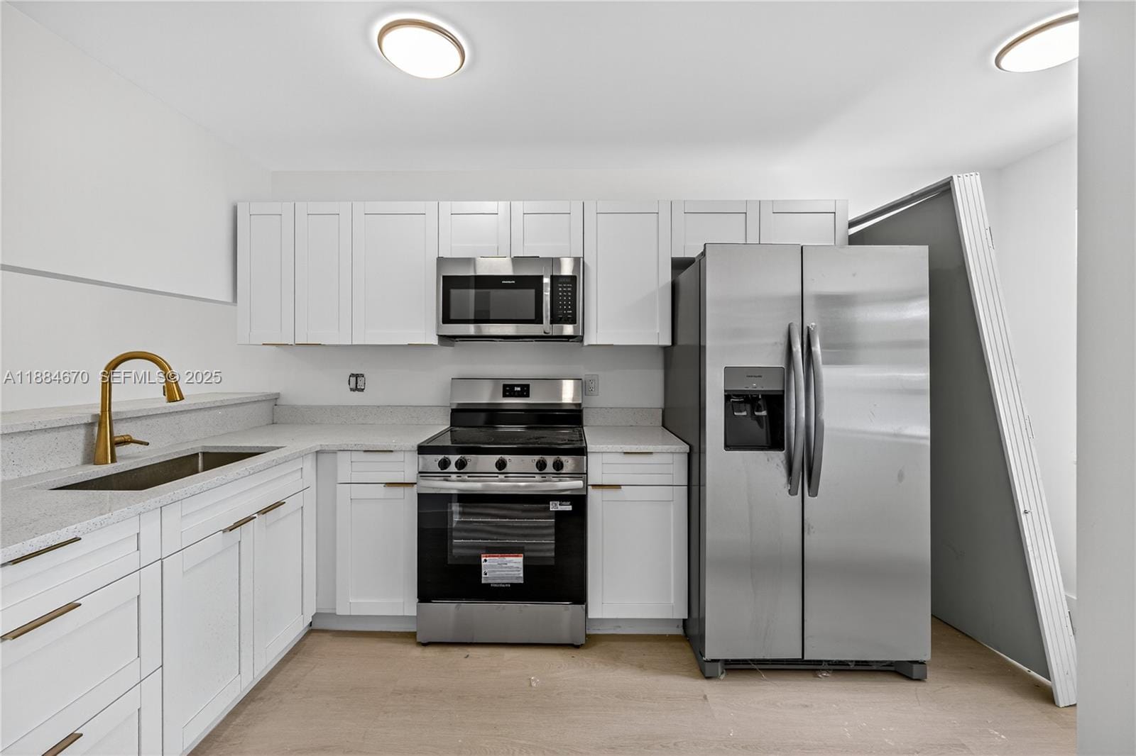 4198 Lakeside Drive 4198 — photo 5