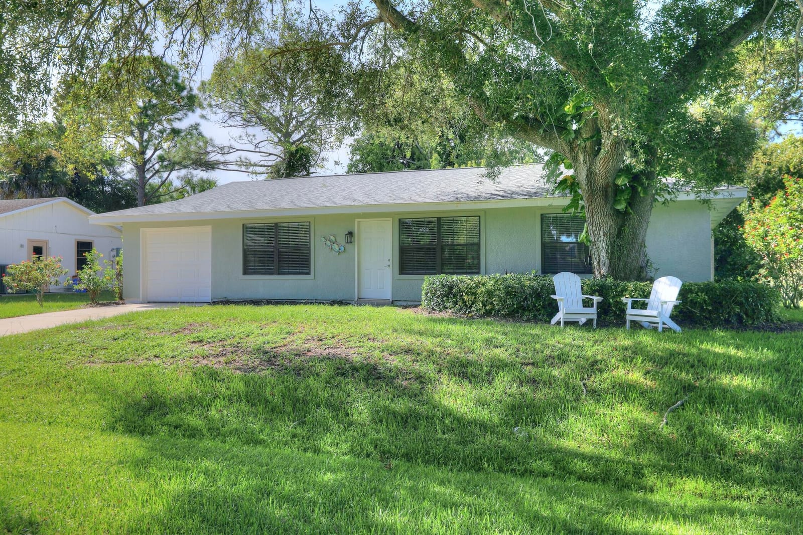 725 Jordan Avenue — photo 2