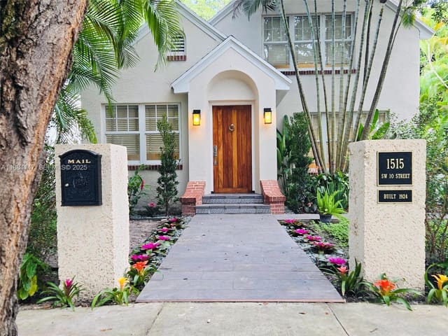 1515 SW 10th Street, Miami, FL 33135