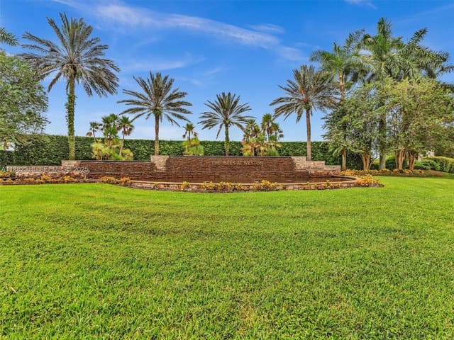 19222 Crystal Street, Weston, FL 33332
