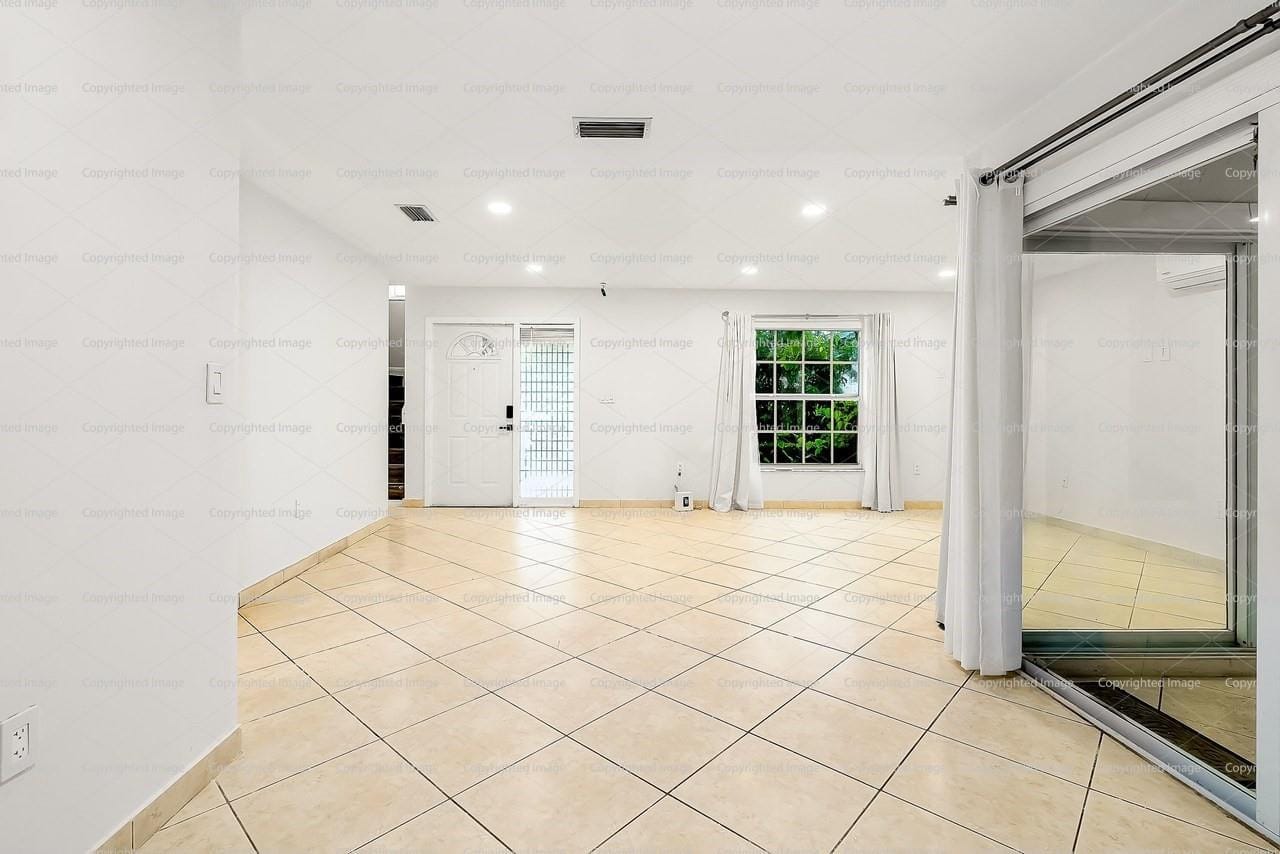 10225 57 Terrace, Doral, FL 33178 photo 5