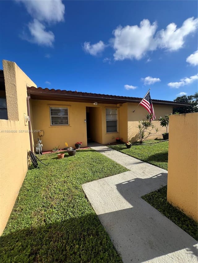 14801 SW 87th Terrace, sold in Kendale Lakes West Townho, Miami, FL