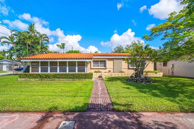 995 S Shore Drive, Miami Beach, FL 33141