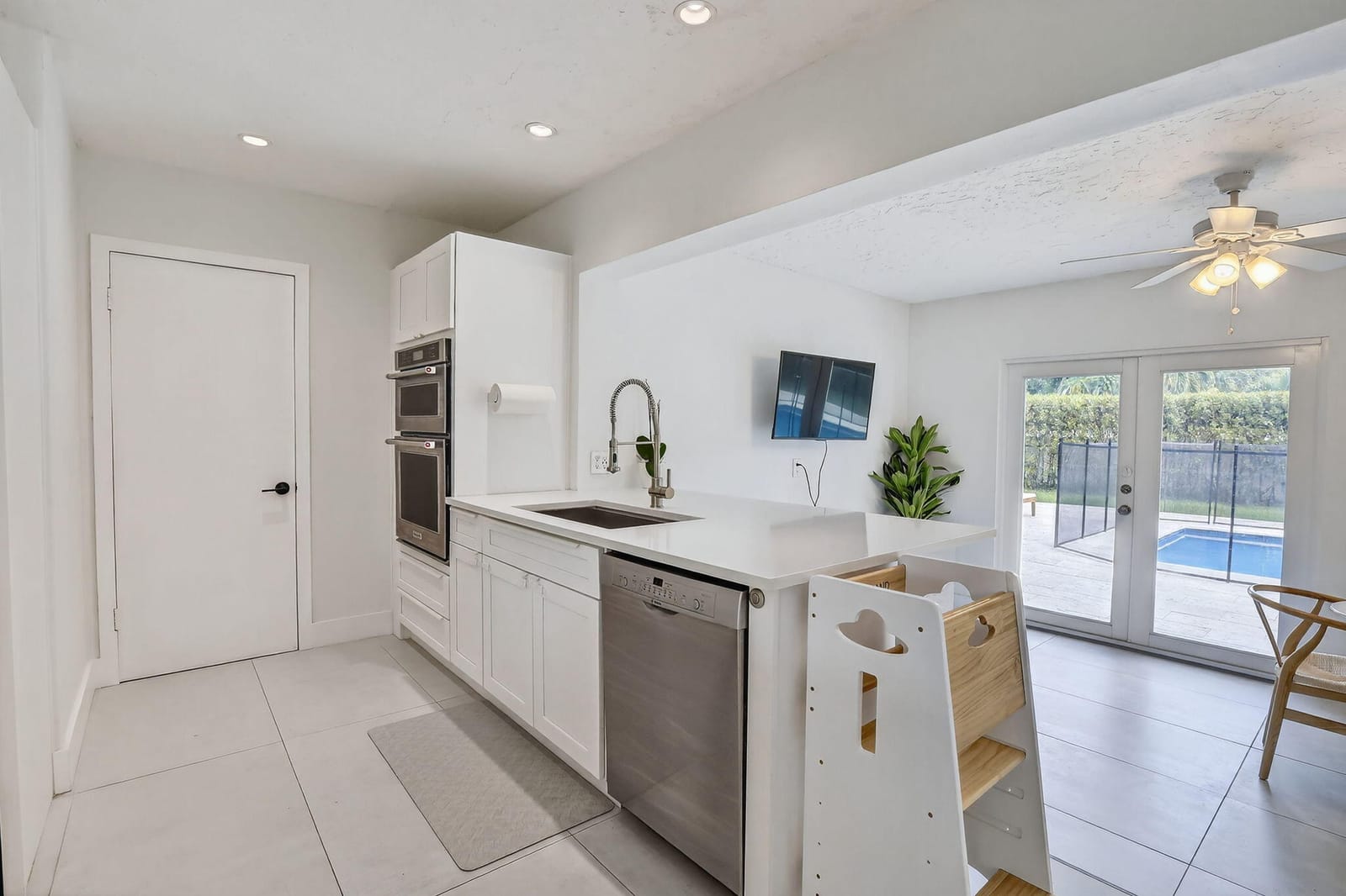 382 S Fig Tree Lane, Plantation, FL 33317 photo 13