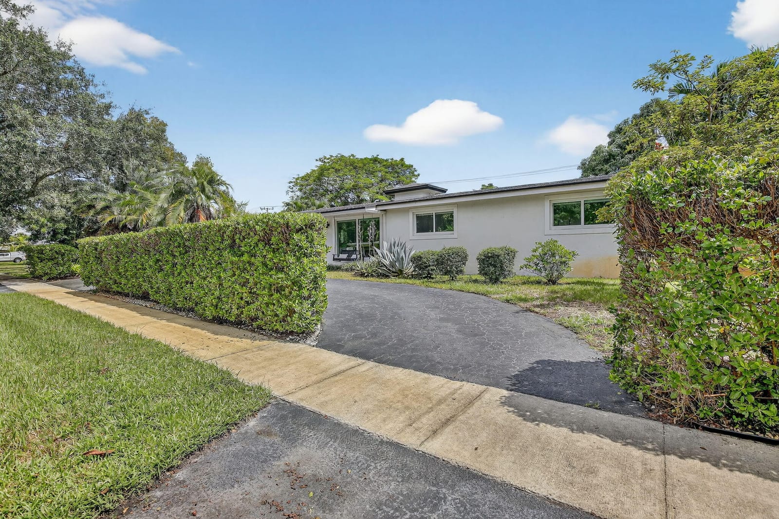 382 S Fig Tree Lane, Plantation, FL 33317 photo 4
