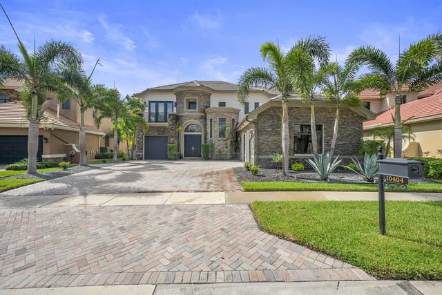 10404 Trianon Place, sold in Versailles, Wellington, FL