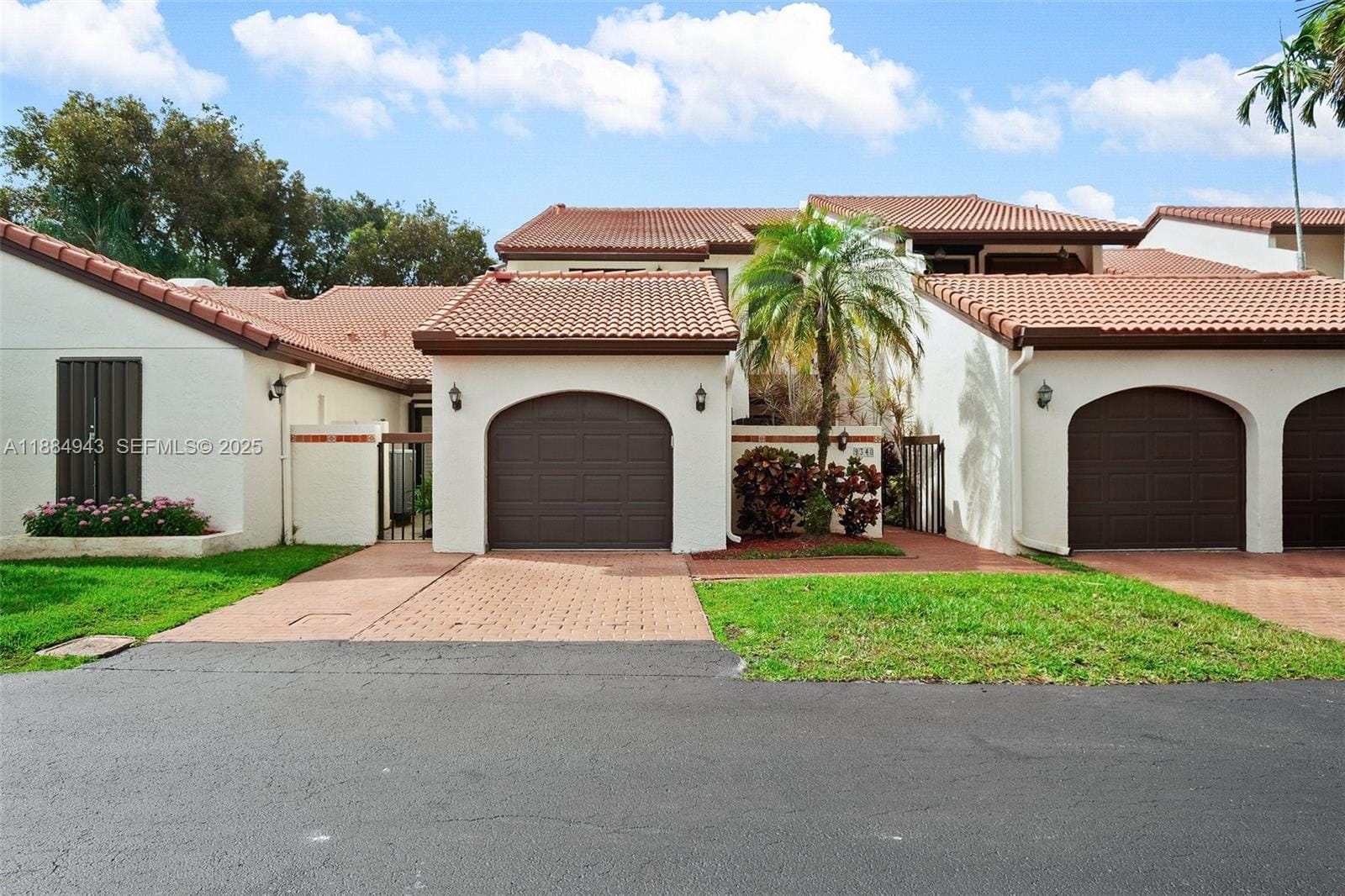 9340 NW 48th Doral Terrace — photo 2